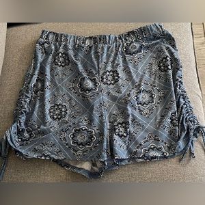 Kittenish plaid blue shorts